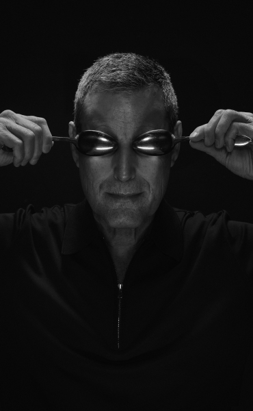 Uri Geller, by Ofer Amir. Edited by Kasimir Häiväoja, FLC Helsinki.