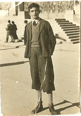 Hanna's father Arie