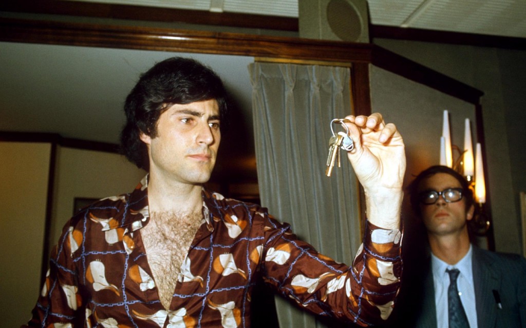 1975, URI, GELLER bends metallic objects with his mind CREDIT: REX/SHUTTERSTOCK/REX/SHUTTERSTOCK 